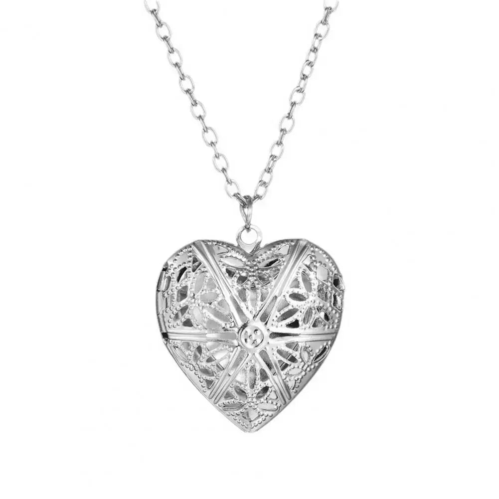 Retro Design Necklace Stylish Simple Necklace Heart-shaped Photo Box Necklace Women's Love Necklace Hollow Peach Pendant