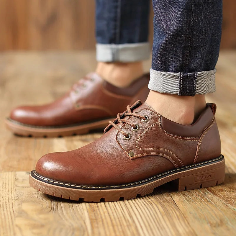 2025 Autumn New Men Leather Shoes Brogue Casual safety shoes Men Genuine Leather Shoes Work Business Casual Sneakers
