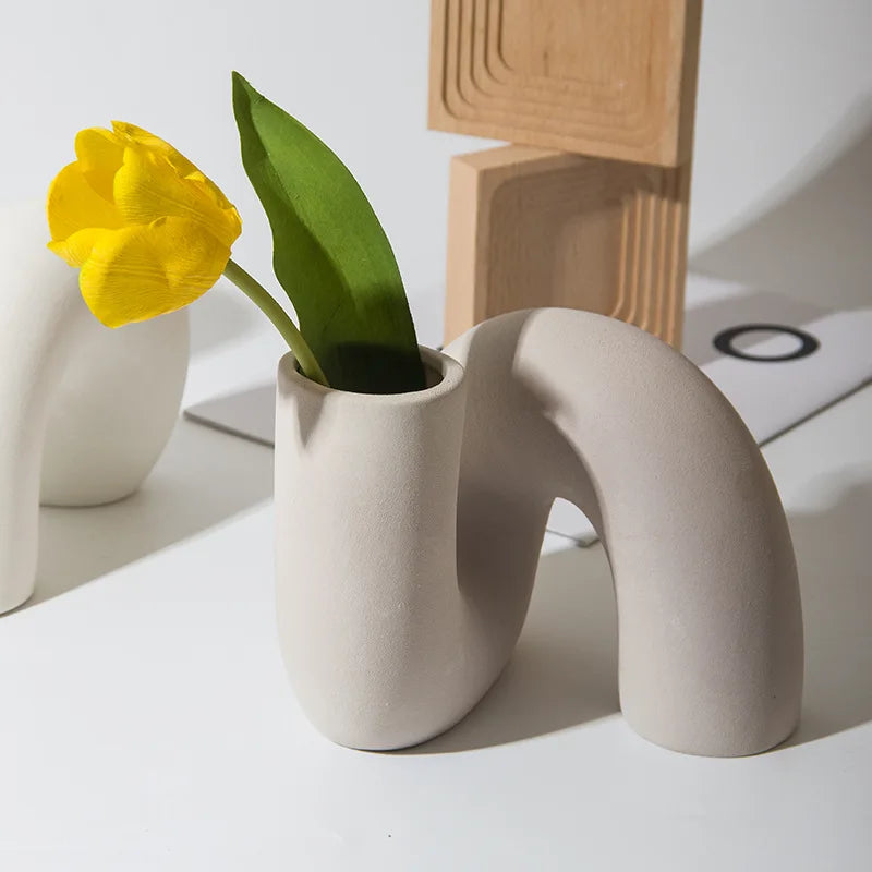 Nordic Style Ceramic Vase, Modern Art Flower Arrangement Pot Ornaments, Living Room Decor Desk Office, Interior Home Decoration