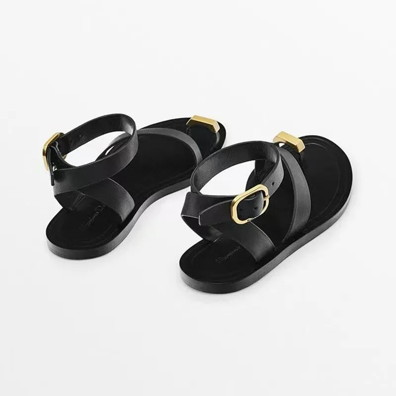2025 Fashion Women's Beach Sandals Leather Flat Clip Toe Metal Decoration Fashion Sandals Comfortable Autumn