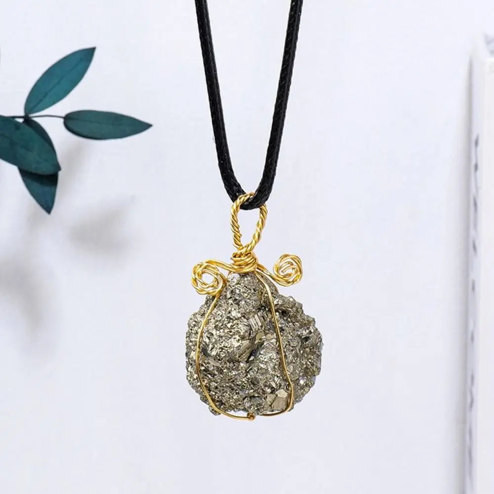 1Pc Irregular Rainbow Stone Natural Crystal Chakra Rock Necklace Golden Plated Quartz Pendant Nice Gift For Lover Friends