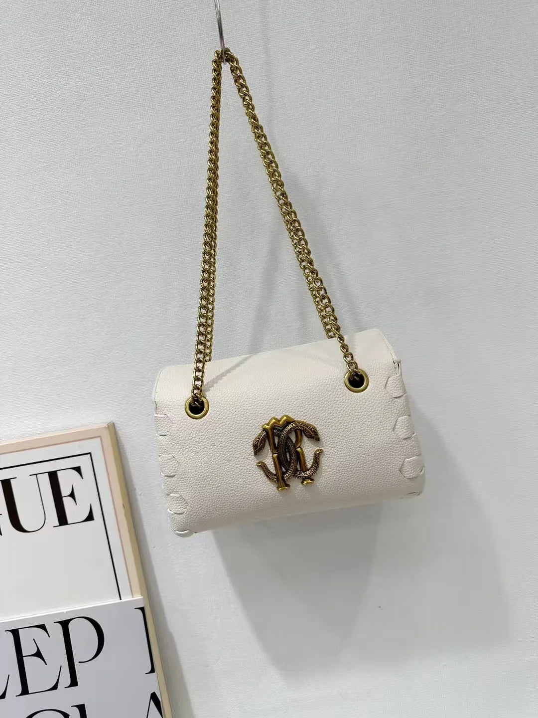 Trendy Designer Tote Bag for Women High-End Minimalist Simple Vintage Fashionable Messenger Purse Large Capacity