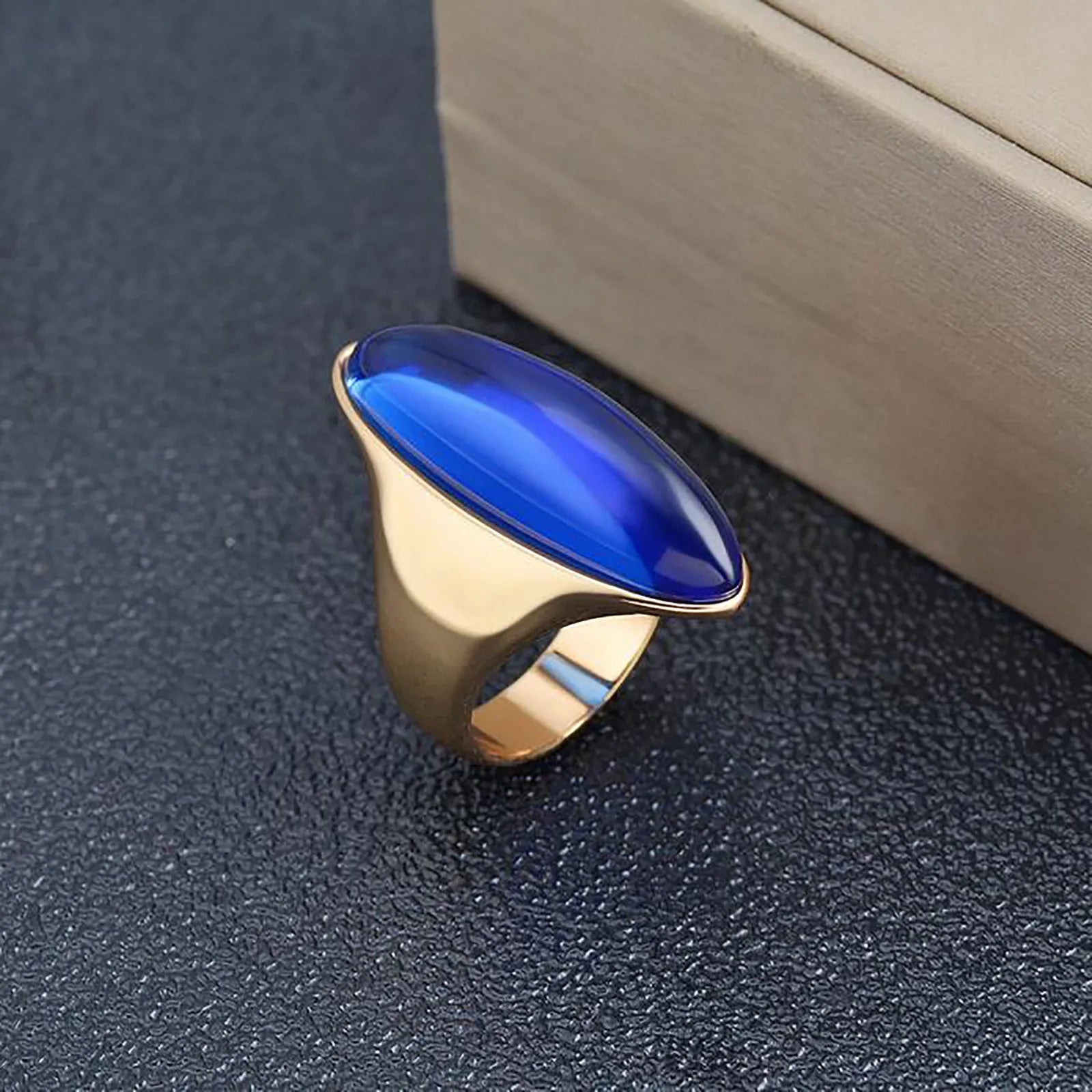 Women'S Crystal Ring Retro Metal Alloy Cool Rings Sophisticated Trendy Minimalist Jewelry Men Daily High Class Sense Accessories