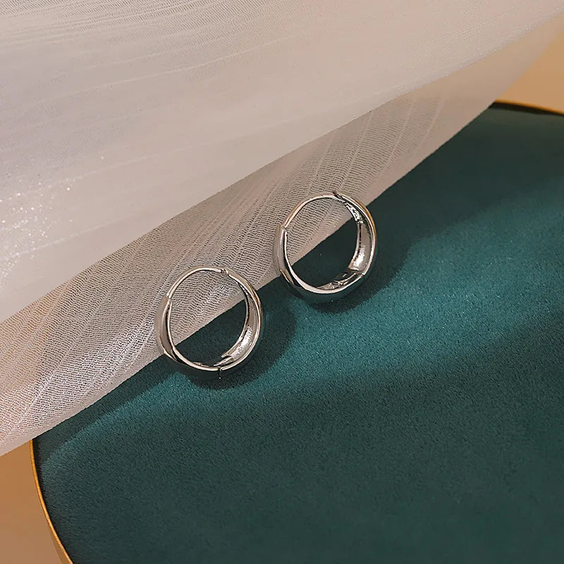 Minimalist Smooth Round Hoop Earrings for Women Trendy Geometric Gold Color Small Ear Huggie Loop Jewelry Accessories Gift