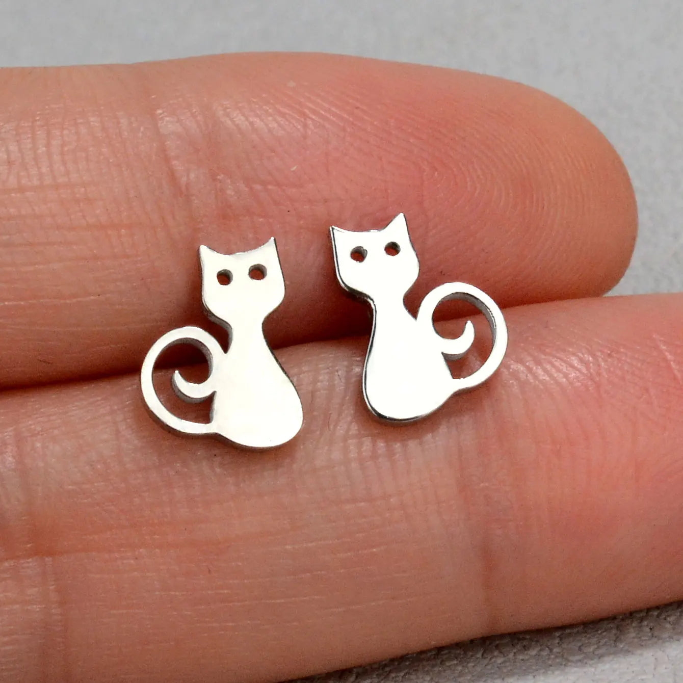 Minimalist Stainless Steel Earings Mini Heart Star Geometric Stud Earrings For Women Cute Cat Dog Flower Leaf Earrings Jewelry