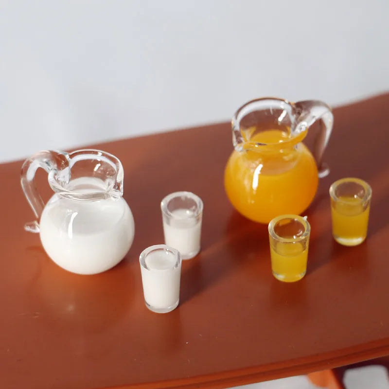 Mini Juice Milk Glass Jug Dollhouse Simulation Miniature Food Kitchen Scene Model Doll House Accessories Home Room Decoration
