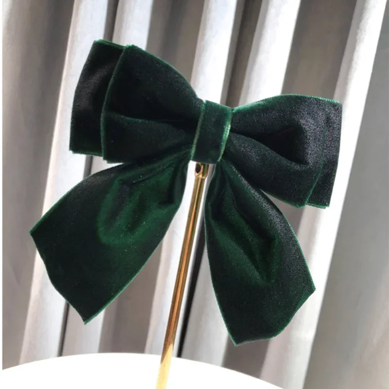 Korean Simple Velvet Bow Tie Brooch Pins Bowknot Cravat Female College Style Shirt Collar Luxulry Brooches for Women Jewelry