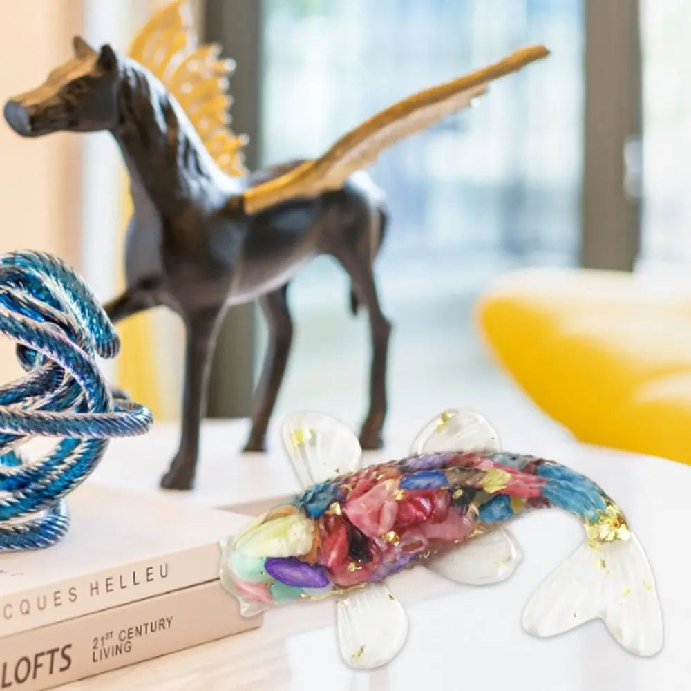 1PC Natural Crystal Crushed Stone Koi Fish Figure Ornament Drip Gel Small Goldfish Gifts Desktop Beautiful Jewelry