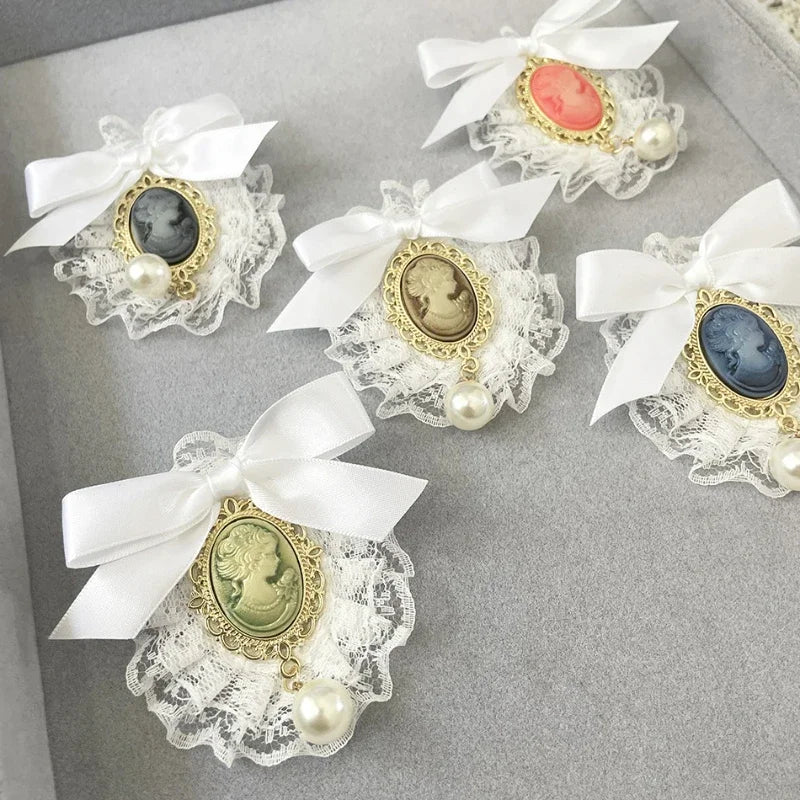 Vintage Handmade Fabric Art Lace Bow Brooches for Women Beauty Head Pearl Corsage College Style Collar Pins Jewelry Accessories