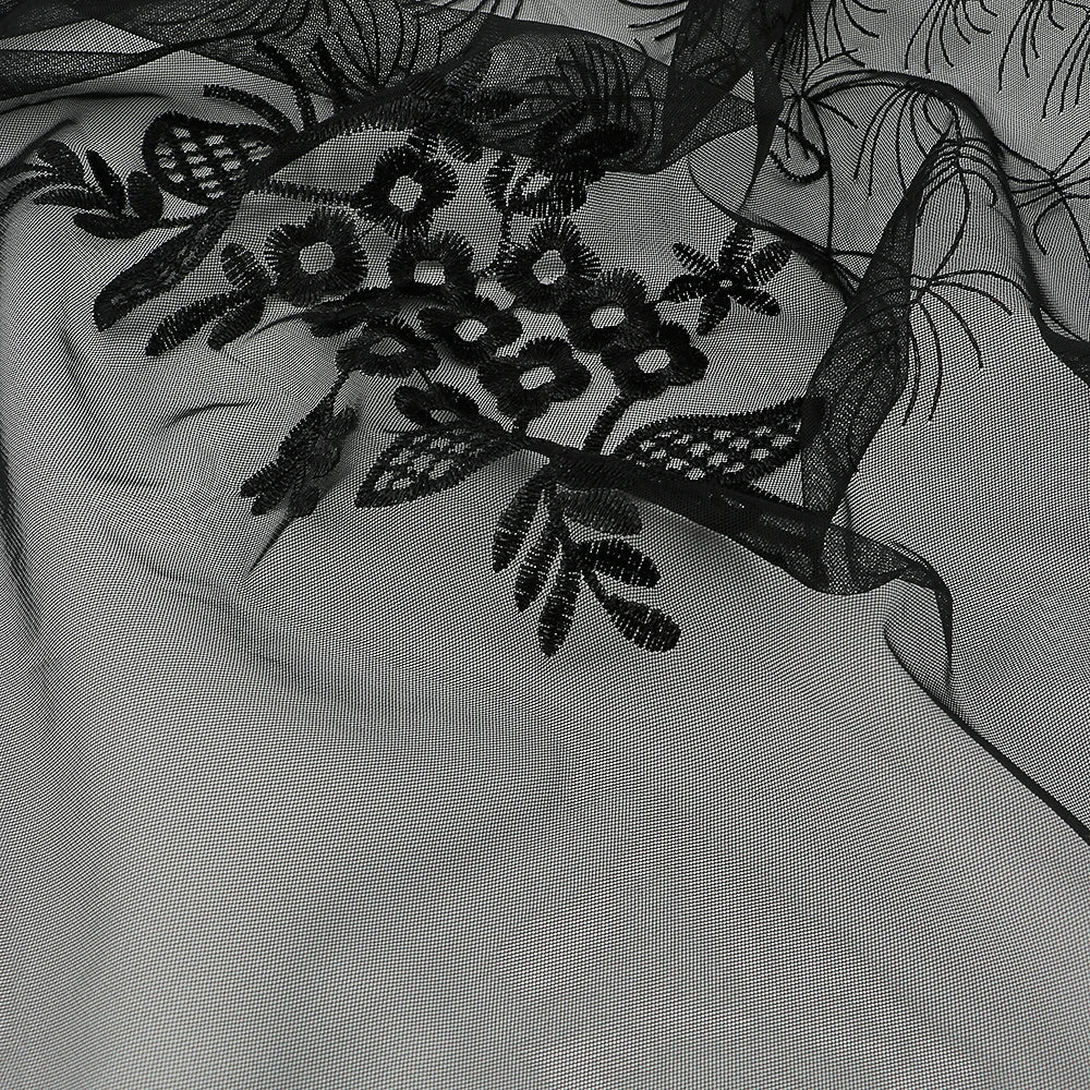 2024 New Triangle Scarf Lace Veil Sheer Floral Scarves Church Prayer White Embroidered Hijab Shawls Women Muslim Wedding Turban