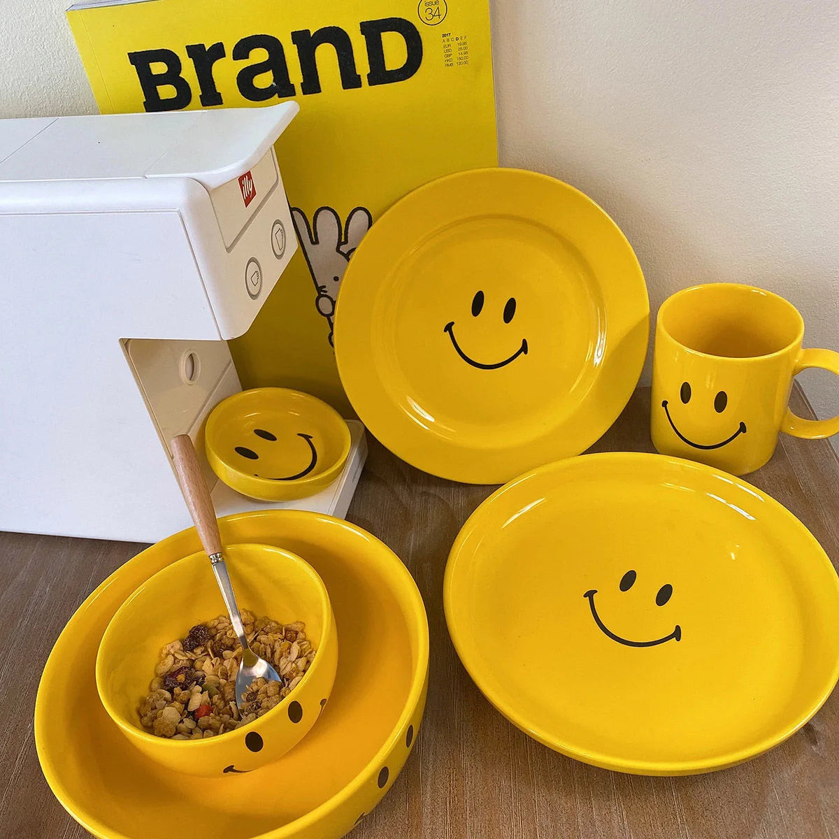 Nordic Ceramic Tableware Set Dinnerware Set Bowl High Fashion INS Yellow Cartoon Plate Soup Bowl Mug Set Modern Style High-End