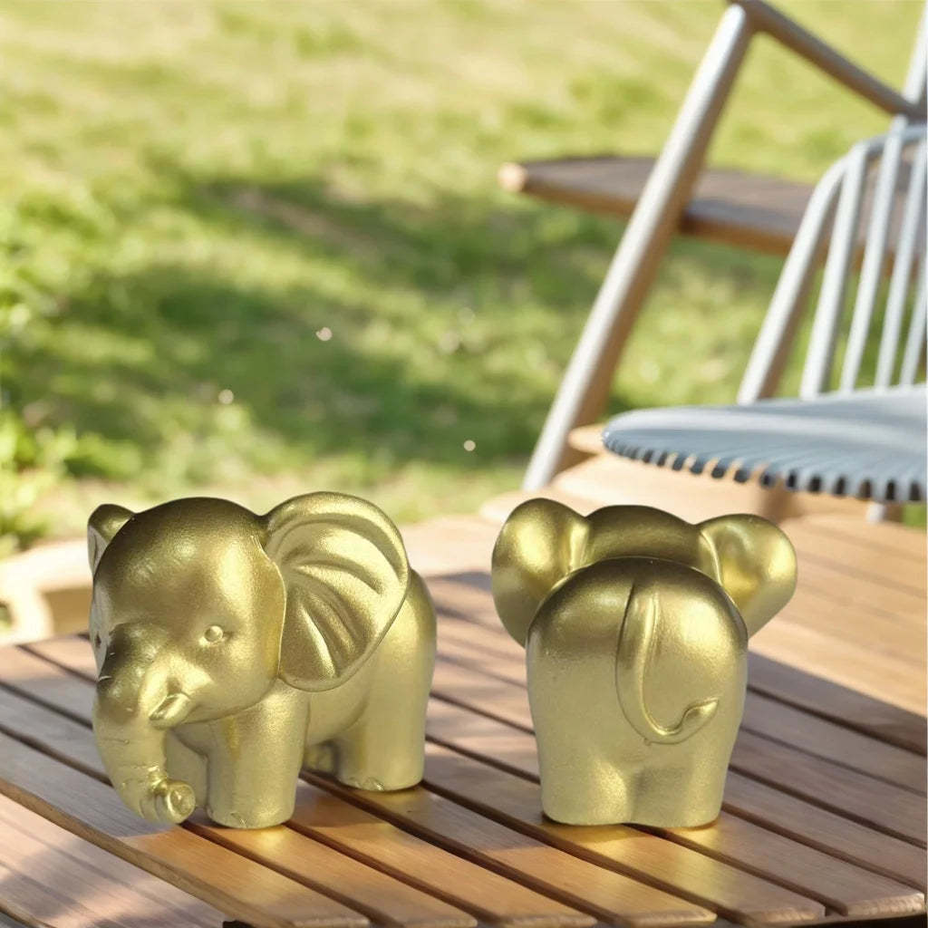 Scandinavian Style Black and White Gold Elephant Statue Ornaments, Auspicious Meaning Home Decoration, Fashionable and Exquisite Decoration for Living Room and Study, Convey the Warm Atmosphere