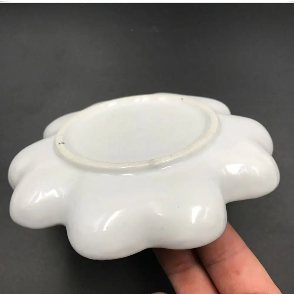 Traditional Ceramic Paint Palette Tray White Portable Porcelain Palette 3 Size Flower Shaped Plum Blossom Paint Plate for Artist