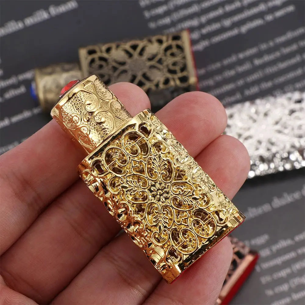 Arab Style Royal Bottle Antiqued Metal Wedding Decoration Gift Cosmetic Container Essential Oils Bottle Perfume Bottle