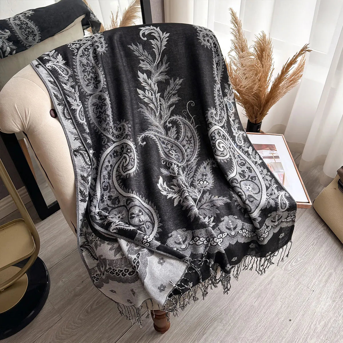 2025 Women Scarf Luxury Bohemian Style Shawl Jacquard Paisley Pattern Designer Tassel Blanket Design Lady Muslim Hijab Pashmina