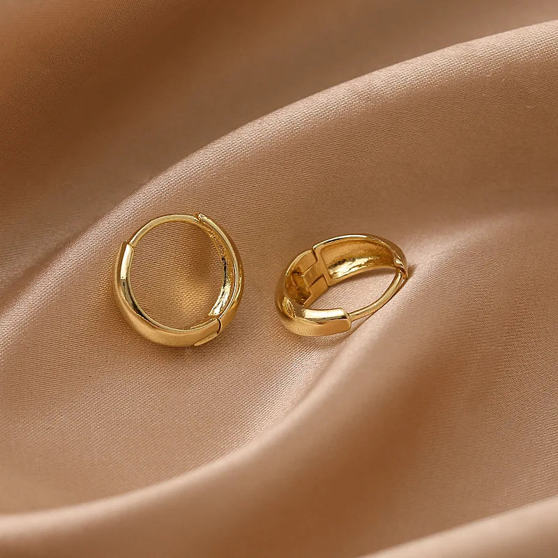 Minimalist Smooth Round Hoop Earrings for Women Trendy Geometric Gold Color Small Ear Huggie Loop Jewelry Accessories Gift