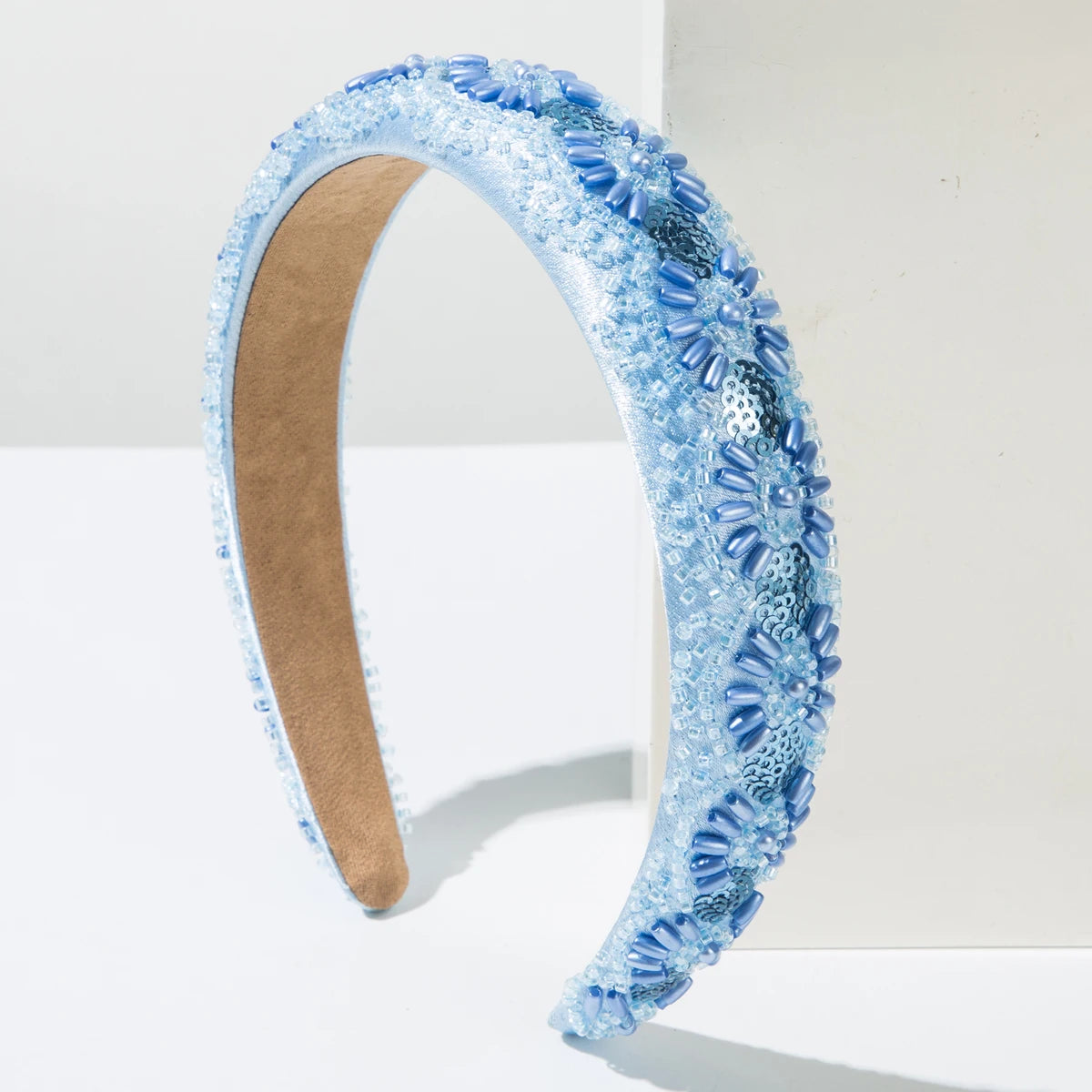 New Minimalist and Versatile Headband With Hand Sewn Rice Beads and Sequins, Exuding a High Cranial Top and Outdoor Style