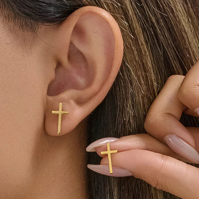 Simple Big Cross Earrings Brinco Stainless Steel Mini Stud Earring for Women Punk Crucifix Cartilage Tragus Ear Piercing Jewelry