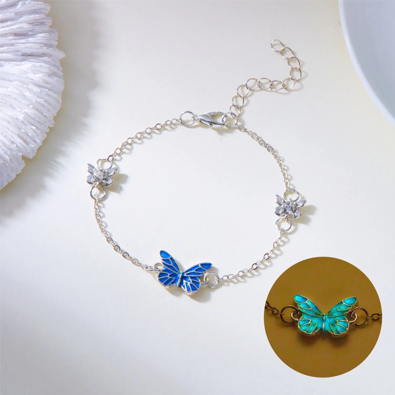 1Pc Luminous Butterfly Necklace Bracelet For Women Girls Vintage Glow In The Dark Pendant Christmas New Year Party Jewelry Gift