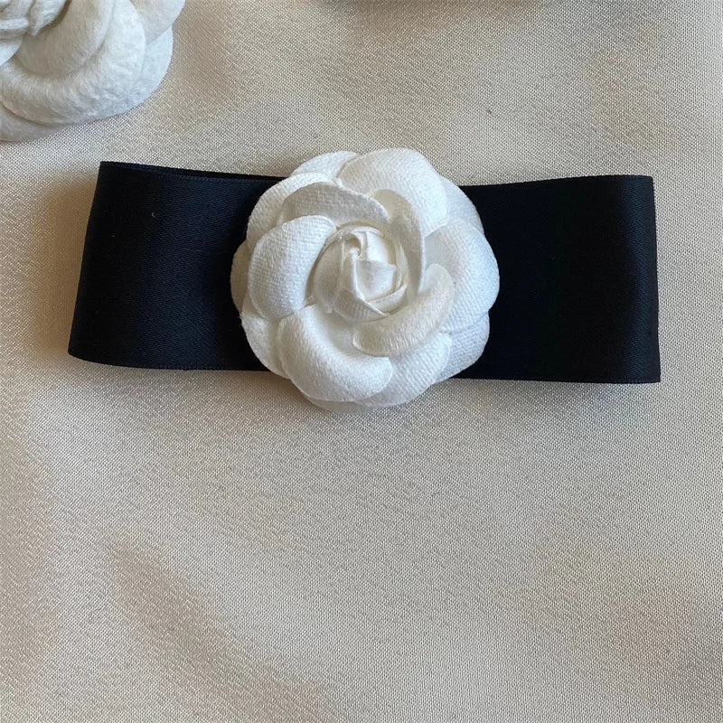 New Fabric Camellia Flower Brooch Velvet Bow Tie Ladies College Style Shirt Collar Pins Vintage Wedding Party Brooches For Women