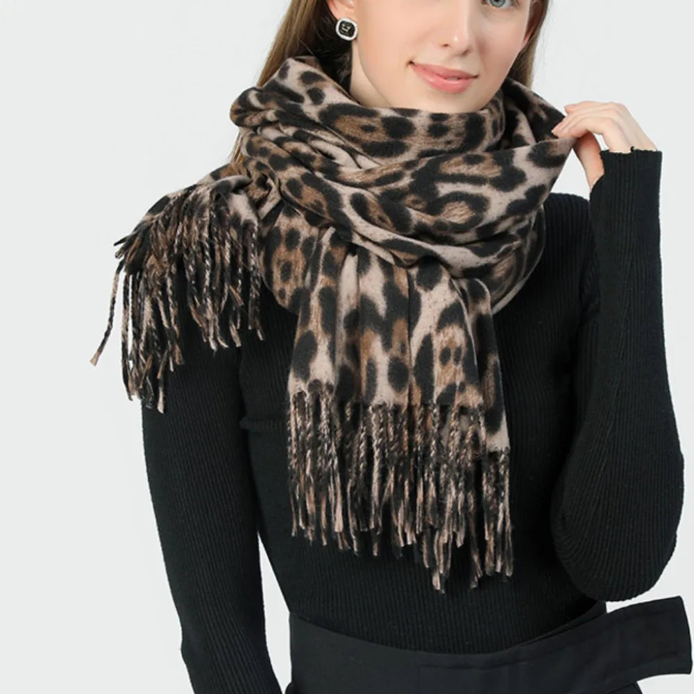 Design Leopard Scarf Winter Warm Pashmina Shawl Luxury Cashmere Wraps Fashion Women Long Blankets Scarves Fringes