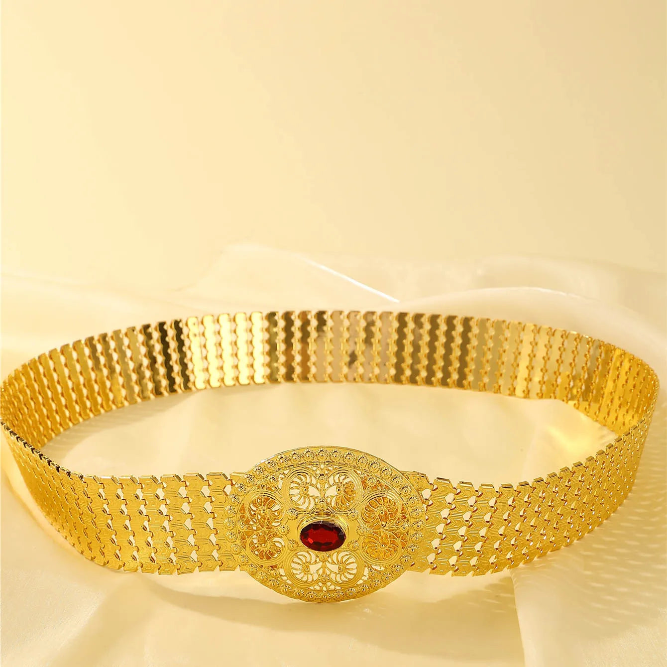 Gilded snak scalebelt golden oval leather belt inlaid with large red gemstones designed bridal banquet dances popular style belt