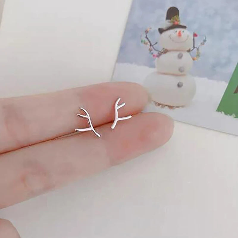Tiny Minimalist Korean Mini Small Heart Stars Stud Earrings For Women Butterfly Heart Star Piercing Ear Studs