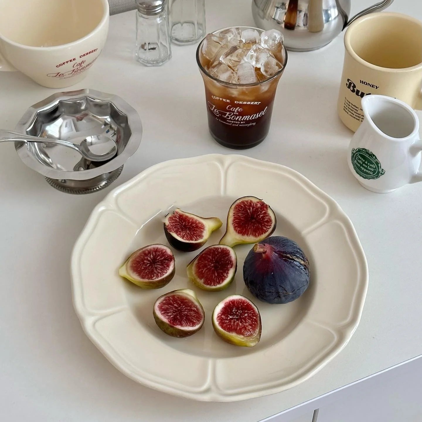 French Ins Style Western Dish Cream Colored Ceramic Western Plate Oval Retro Dessert Cake Plate High Aesthetic Breakfast Dish