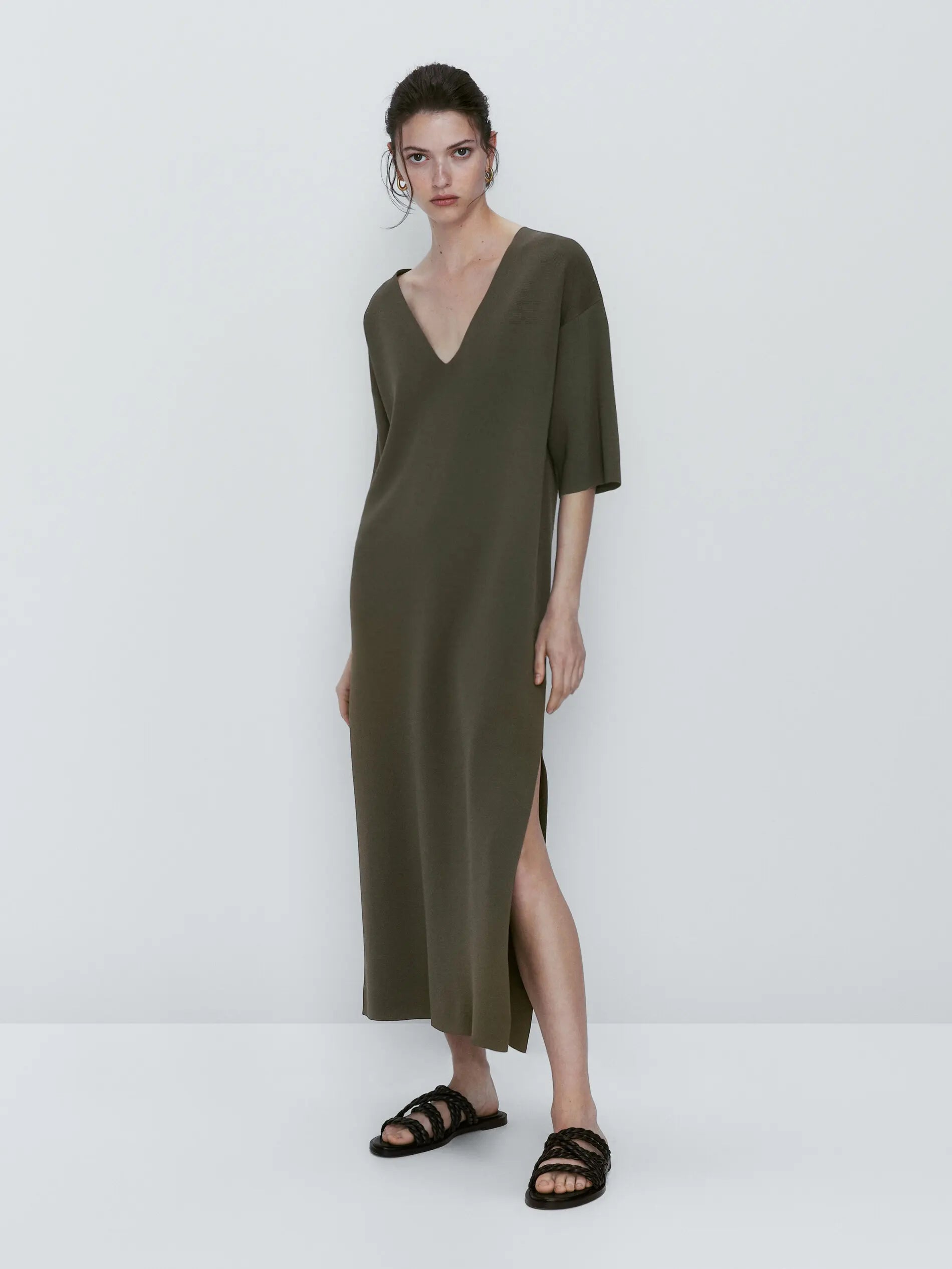 Ethereal MD 2024 women's spring new style of Elegant minimalist extended knit dress with high neck