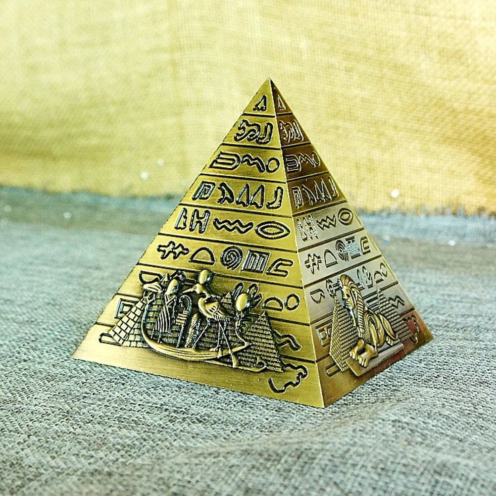 Bronze Alloy Pyramid Model Egyptian Gift Building Statue Figurine Home Decor Collection Item Display nament Miniature