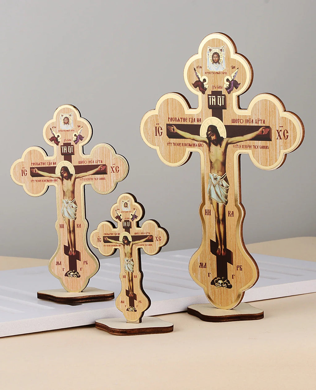 Christian Crucifix Jesus Christ Crosses Icon Ornament Wooden Jesus on Cross Stand Decoration Church Desktop Display Crafts Gift