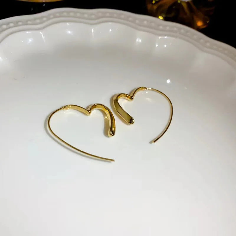 Fashion Minimalist Fish Shaped Dangle Earrings Bohemian Geometric Design Gold and Silver Color Earrings Jewelry Wholesale