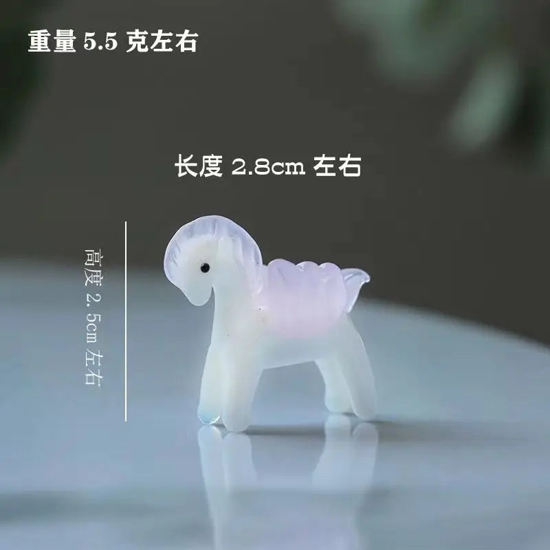 Liuli Zodiac horse ornament statue creative horse office decoration desktop glass crafts meaning horse to success