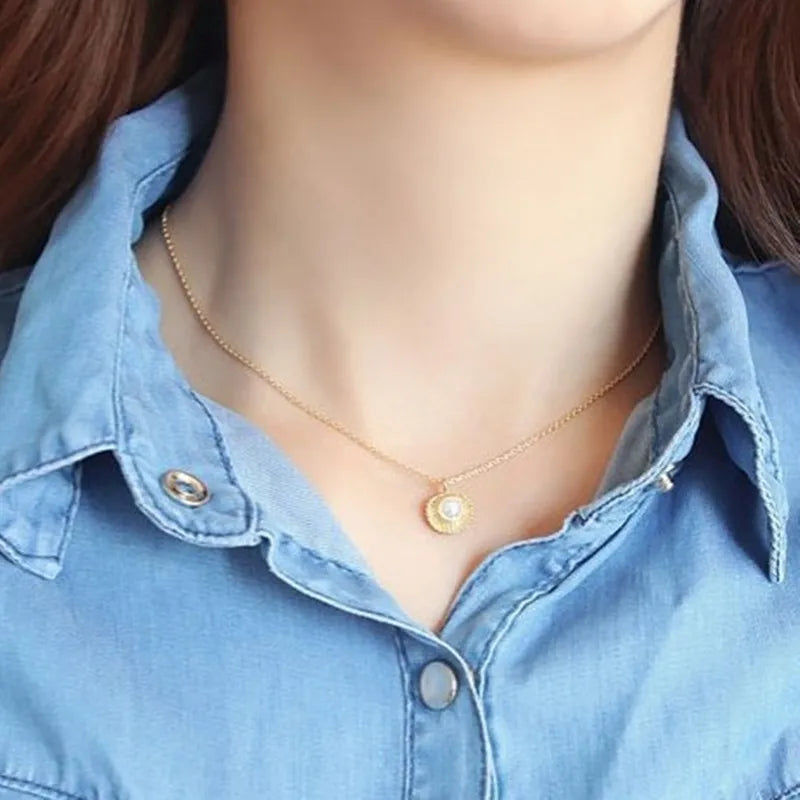Hot New Arrival Korean Fashion Minimalist Temperament Small Pearl Shell Shape Pendant Necklace Female Short Clavicle Wholesale