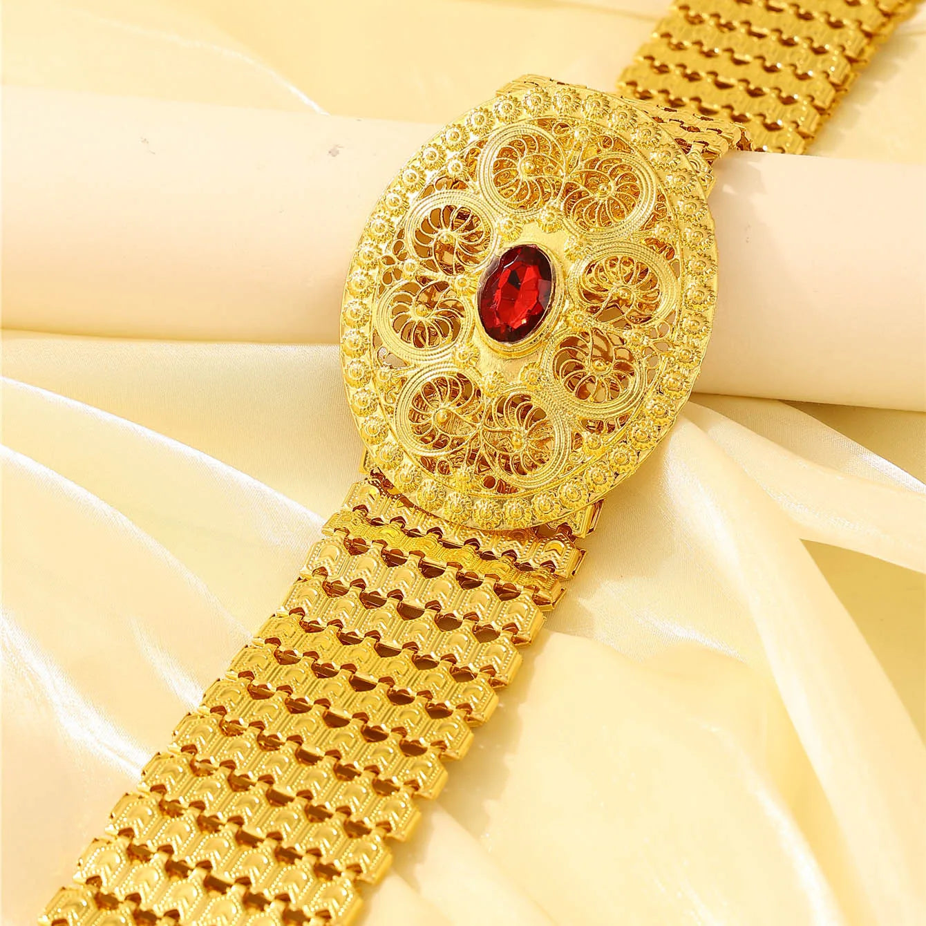 Gilded snak scalebelt golden oval leather belt inlaid with large red gemstones designed bridal banquet dances popular style belt