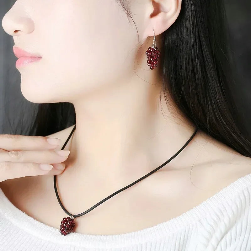 1PC Natural Garnet Grape Pendant Women's Necklace Reiki Healing Decoration Mineral Crystals Material Bead Raw Stone Jewelry