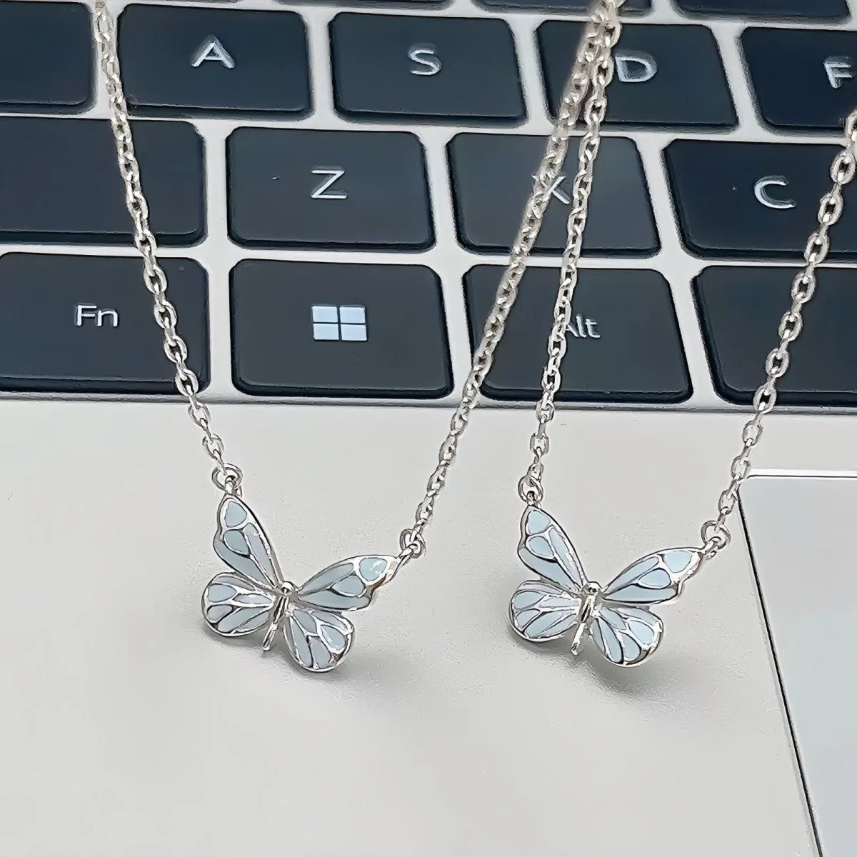 1Pc Luminous Butterfly Necklace Bracelet For Women Girls Vintage Glow In The Dark Pendant Christmas New Year Party Jewelry Gift