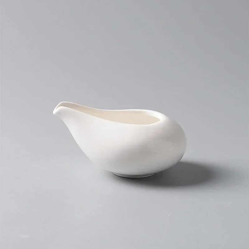 Creative Ceramic Mini Coffee Milk Jugs with Handle Milk Cup Milk Can Restaurant Gravy Boats Pure White Specialty Tableware