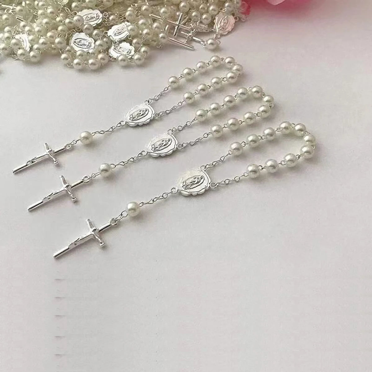 1Pcs Baby 6mm Glass Pearl Rosary Bracelet Eucharist Gift Cross Finger Chain Religion Mini Rosary Bracelet Pray