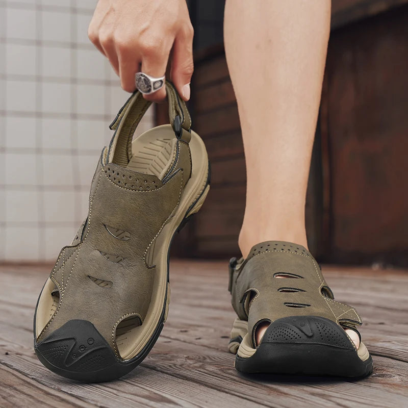 New Summer Sandals Breathable Fashion Men Shoes Genuine Leather Outdoor Man Hollow Sandals Antiskid Beach Sandals Flats Footwear