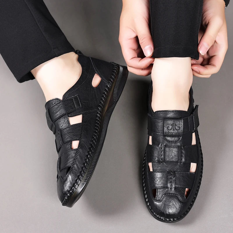 New In Sandals for Men Outdoor Beach Flats Breathable Casual Normal Leather Casual Anti Slip Designer Replica Summer Sandals