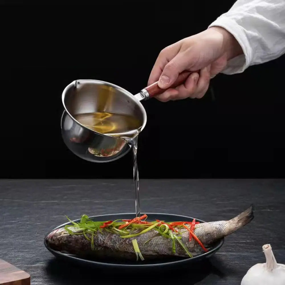 Stainless Steel Oil Sprinkling Small Pot with Wooden Handle Hot Oil Mini Sauce Pan Household Kitchen Multifunction Milk Pot