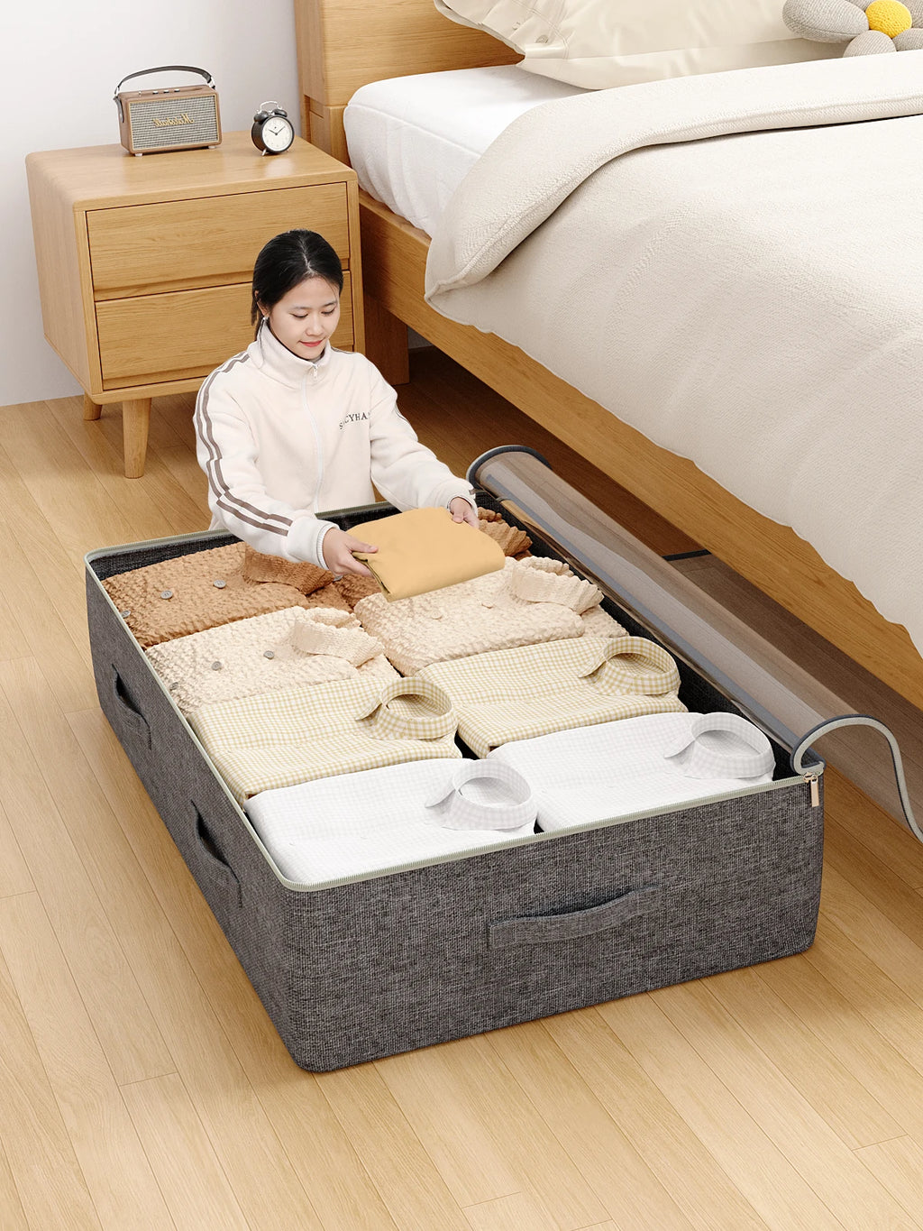 Large comforter handling under-bed storage bags are suitable for packing travel camping college dormitories and laundry