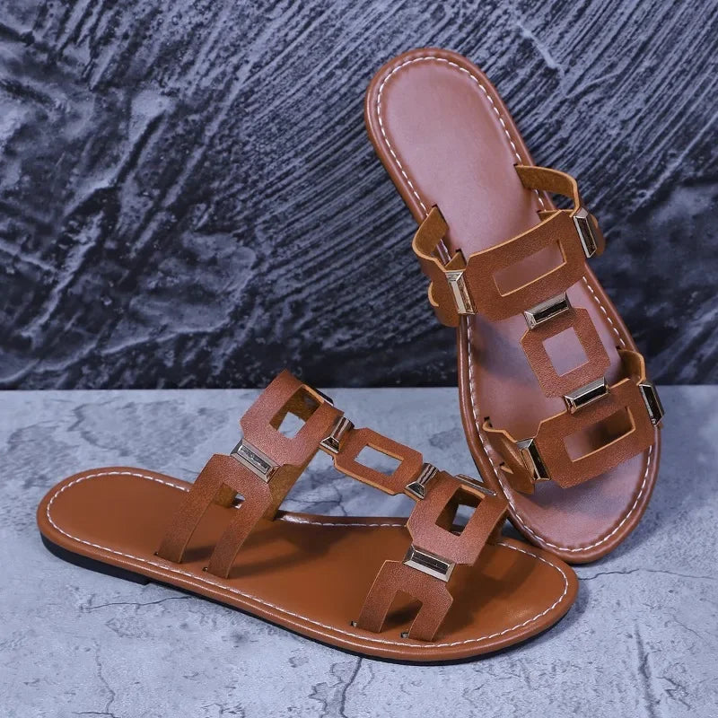 2025 Round Headed Leather Ladies' Sandals Flat Casual Beach Shoes Comfortable Footwear with Metal Decoration for Women