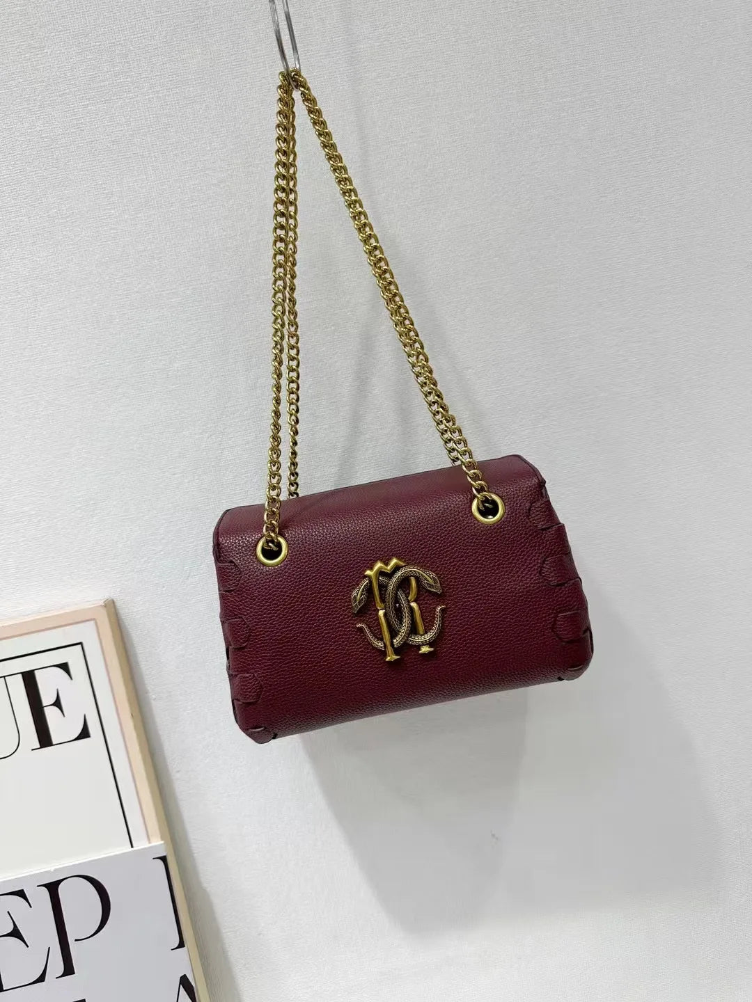 Trendy Designer Tote Bag for Women High-End Minimalist Simple Vintage Fashionable Messenger Purse Large Capacity