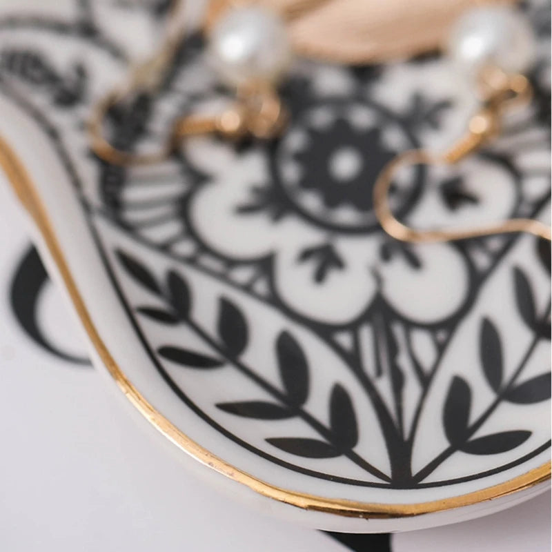 Small Sunflowers Hand Ceramic Dish Plates Decorative Jewelry Trinket Dish Necklace Storages Vanity Tray-in Dishes Plates