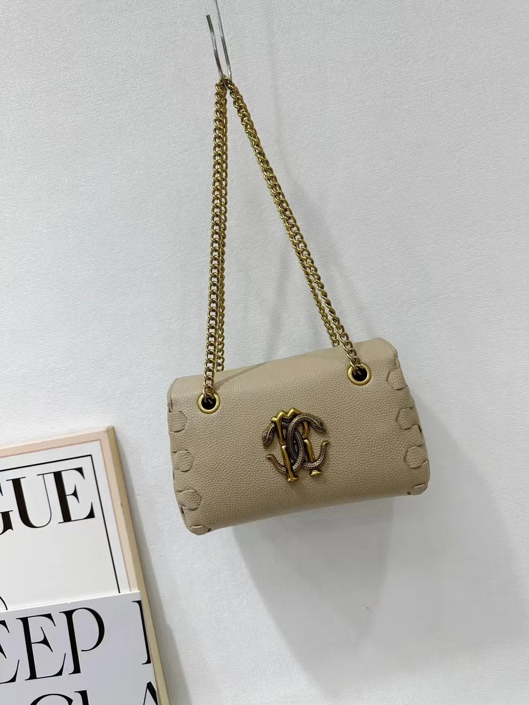 Trendy Designer Tote Bag for Women High-End Minimalist Simple Vintage Fashionable Messenger Purse Large Capacity
