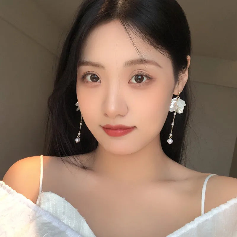 Classic Natural Shell Pearl Long Tassel Earrings for Women Ladies Gold Color Chain White Drop Earrings Bridal Jewelry Gift