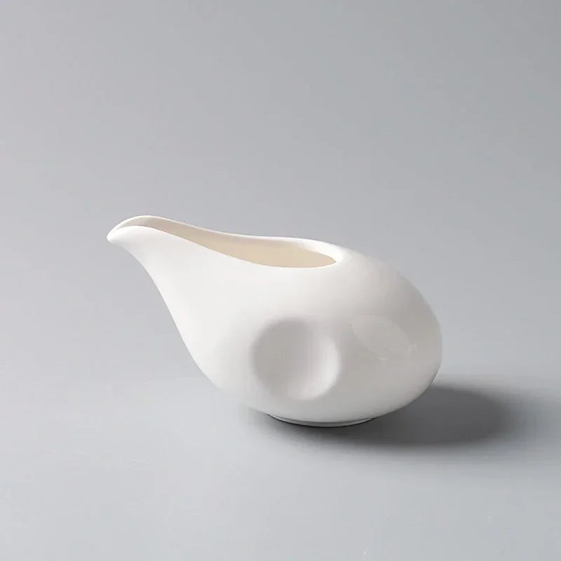 Creative Ceramic Mini Coffee Milk Jugs with Handle Milk Cup Milk Can Restaurant Gravy Boats Pure White Specialty Tableware