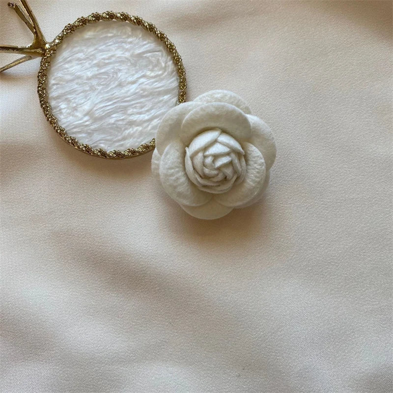 New Fabric Camellia Flower Brooch Velvet Bow Tie Ladies College Style Shirt Collar Pins Vintage Wedding Party Brooches For Women